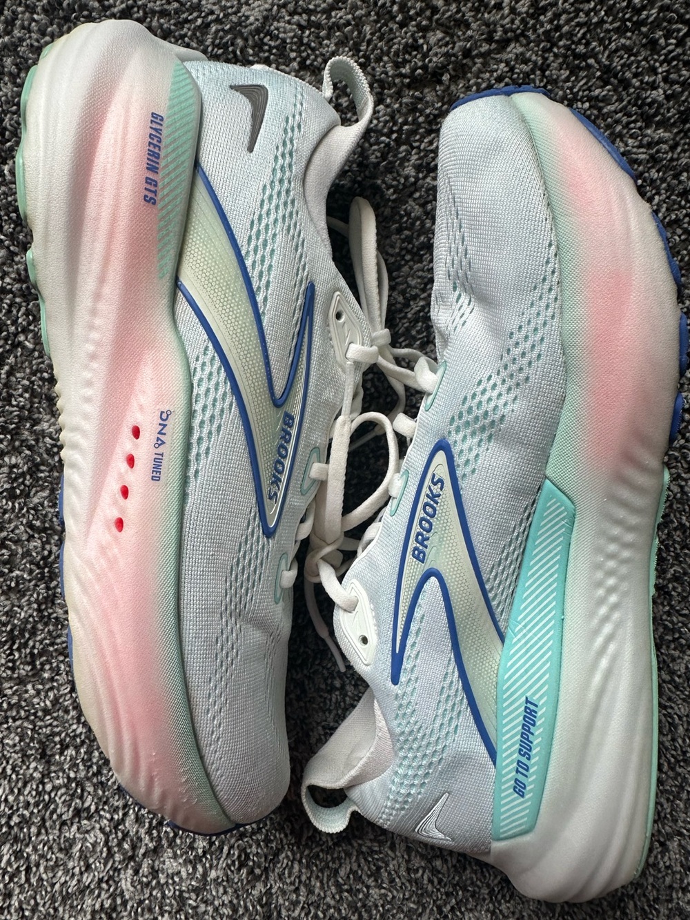 BROOKS Glycerin GTS 22 White and Blue Running Walking Gym Shoes size 10.5